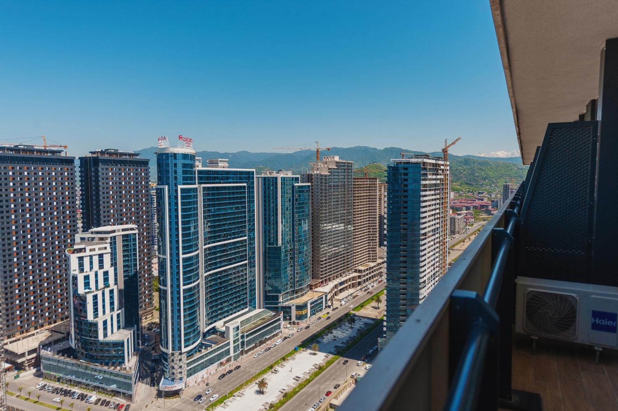 Orbi City Suite Batumi Exterior photo