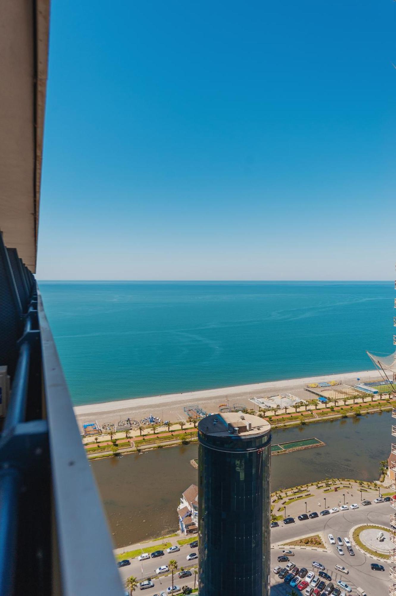 Orbi City Suite Batumi Exterior photo