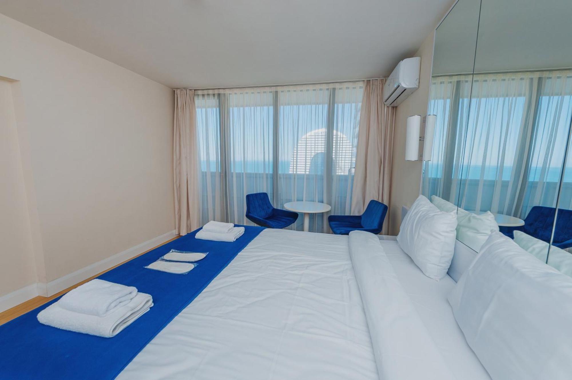 Orbi City Suite Batumi Exterior photo